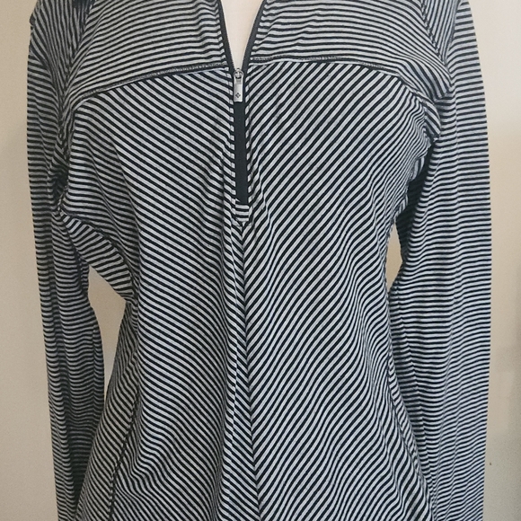 Columbia Women's Omni-Wick Advanced Evaporation 1/4 Zip Pullover Black/Gray - Picture 1 of 11